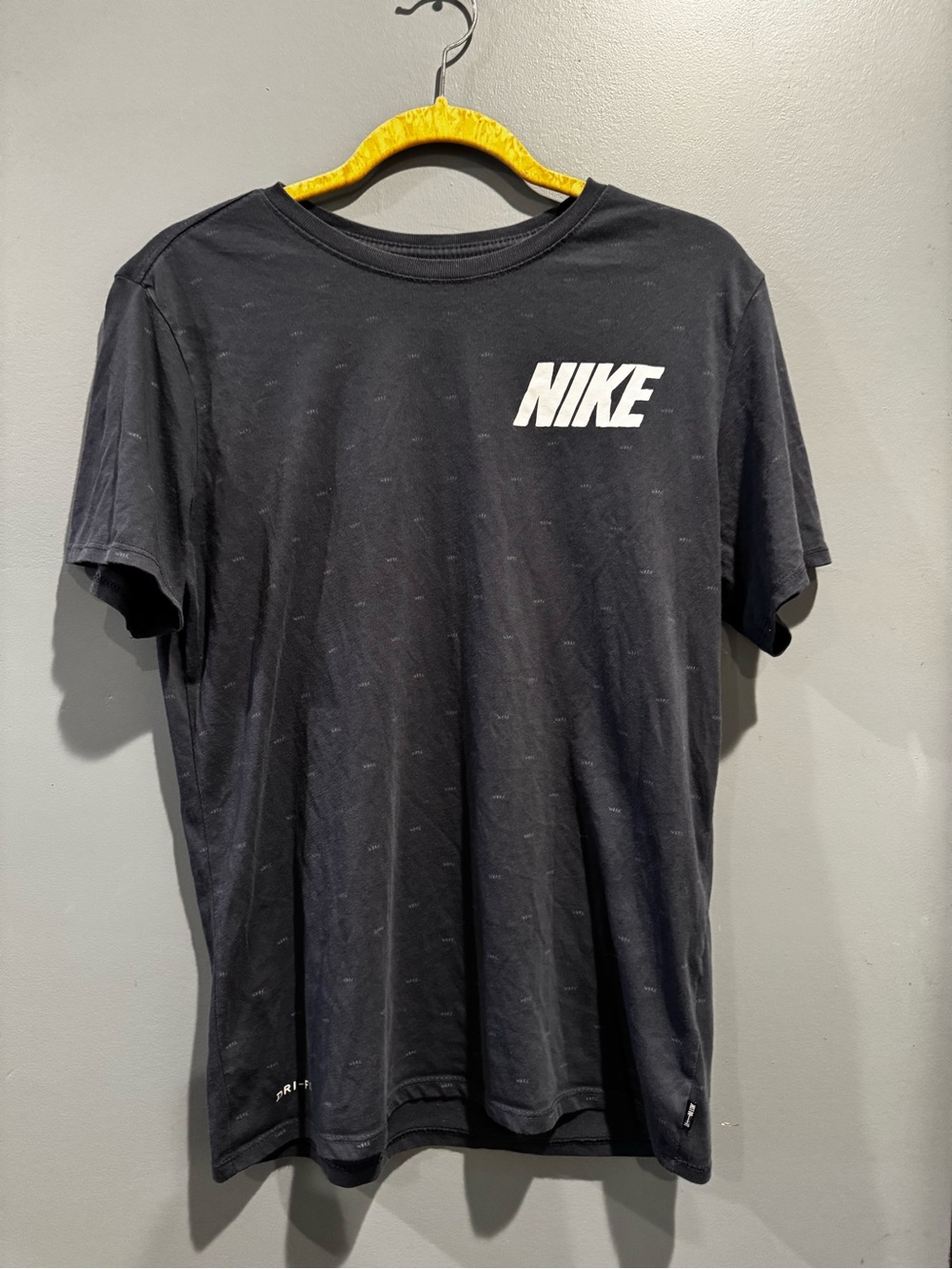 Nike Men’s Dri-FIT All Over Print Athletic T-Shirt Size M